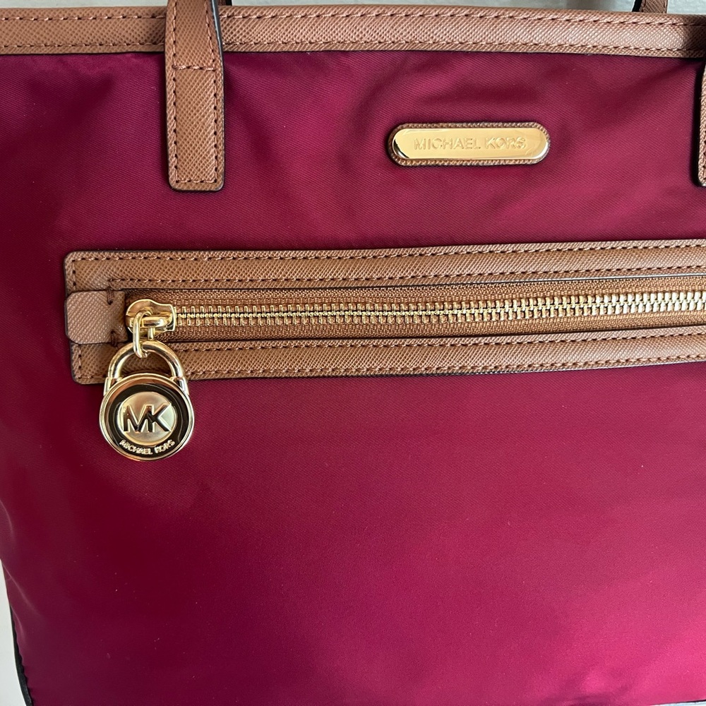 MICHAEL Michael Kors Kempton nylon tote bag with leather trim - Picture 2 of 5